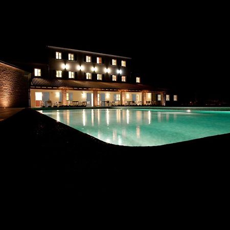 Velanera Hotel & Restaurant Sisan Exterior photo